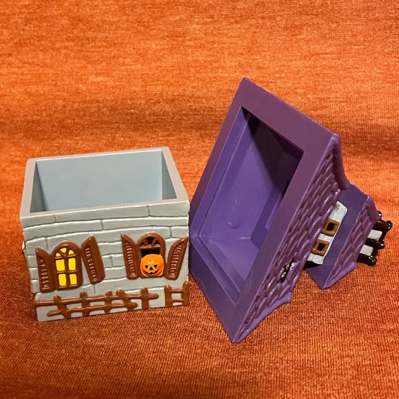 Vintage Hallmark Mini-Figurines (Set 1) - Picture 6 of 15